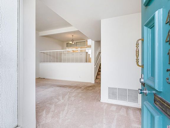 3rd image of 4413 W Sarah St