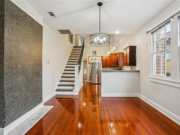 3rd image of 4458 Demontluzin St