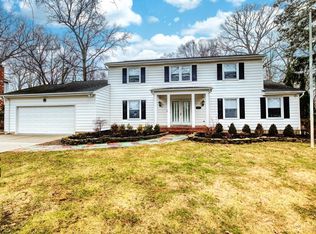 987 Hoover Dr, North Brunswick, NJ 08902