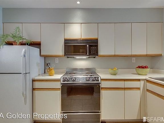 3rd image of 15 Teresita Blvd APT 4