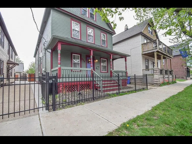 859 Jefferson Ave #3 — Photo 2