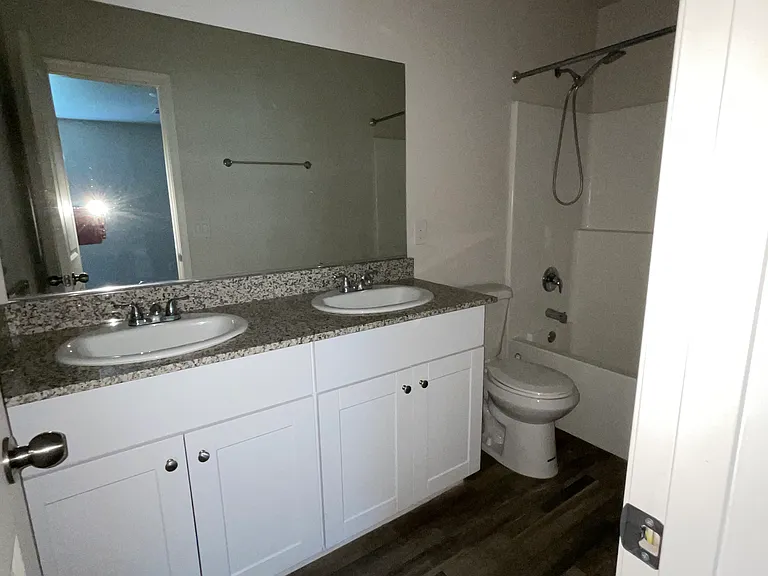 2405 Village Dr — Photo 5