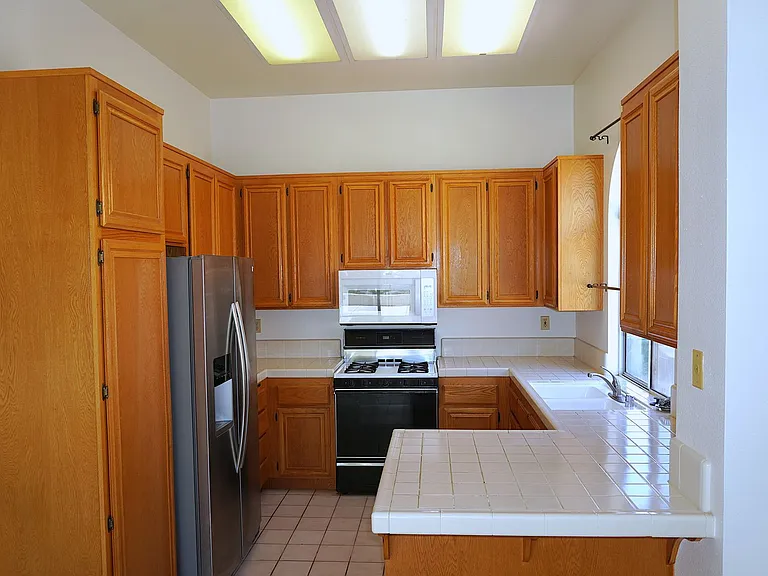 1366 Fairway Oaks Ave — Photo 8