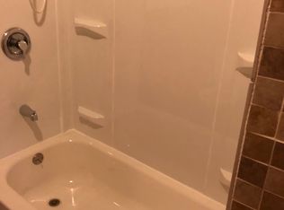 10 Morris Rd, New Castle, DE 19720