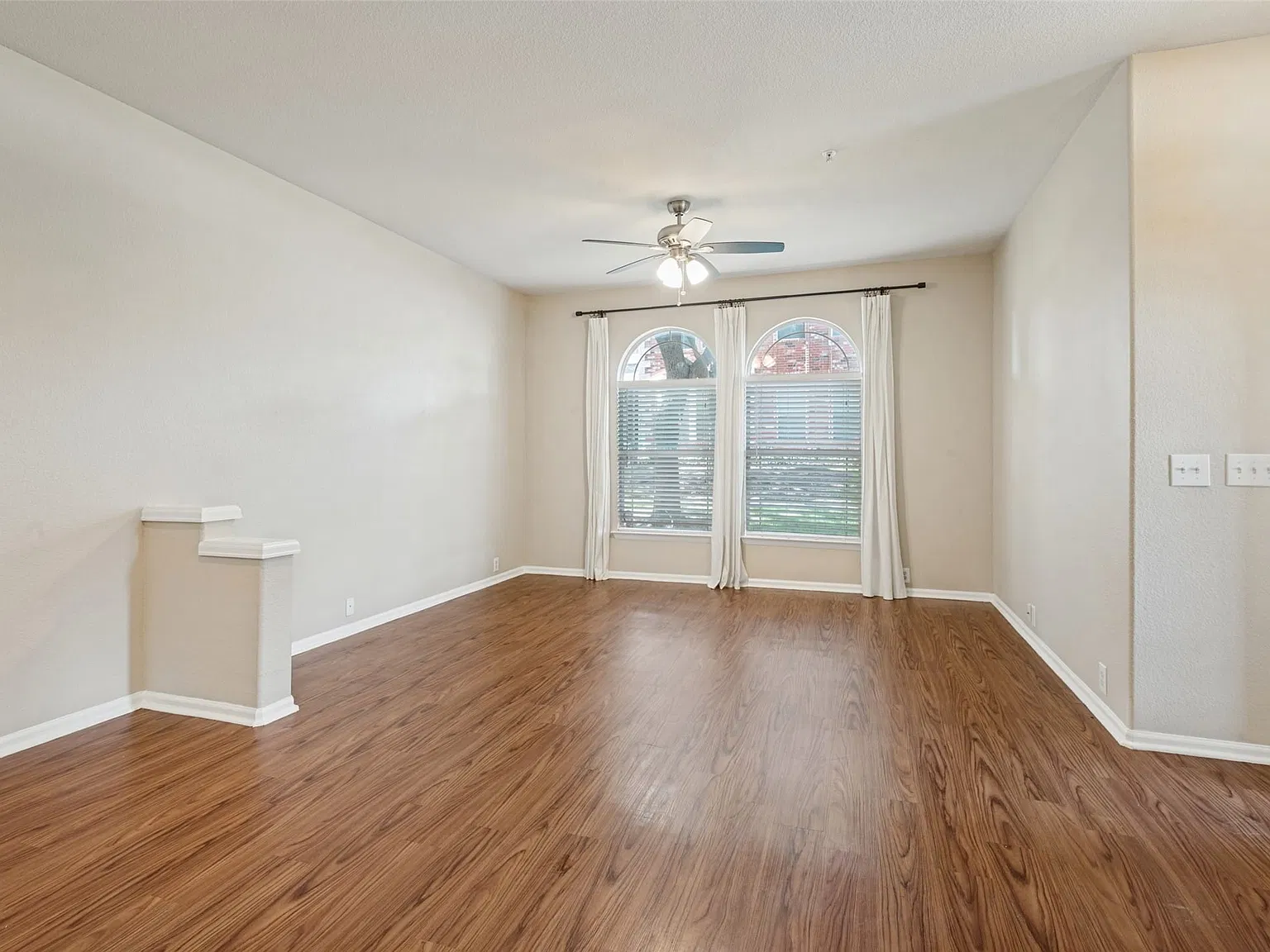 2 bed, 2.5 bath, 1691 sqft, $2,400 — Photo 3