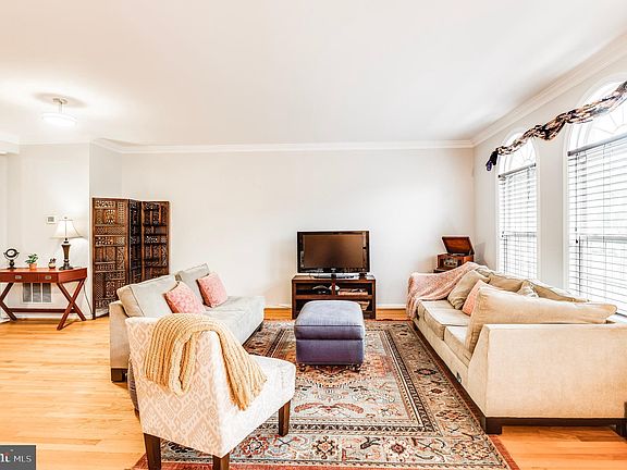 5th image of 2812 Little Falls Pl