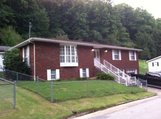 246 Hidden Valley Rd, Chapmanville, WV 25508