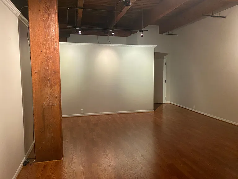 Living room 17'7" x26' towards entry door evening