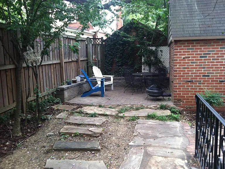 N Pershing Dr — Photo 4