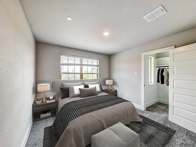 1218 Chestnut Ct E — Photo 2