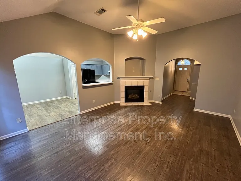 6986 Parkbrook Ln — Photo 10