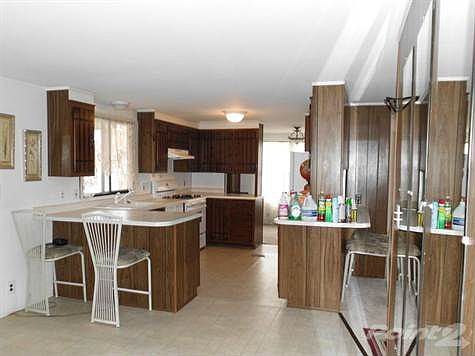 Kitchen and Eat in space