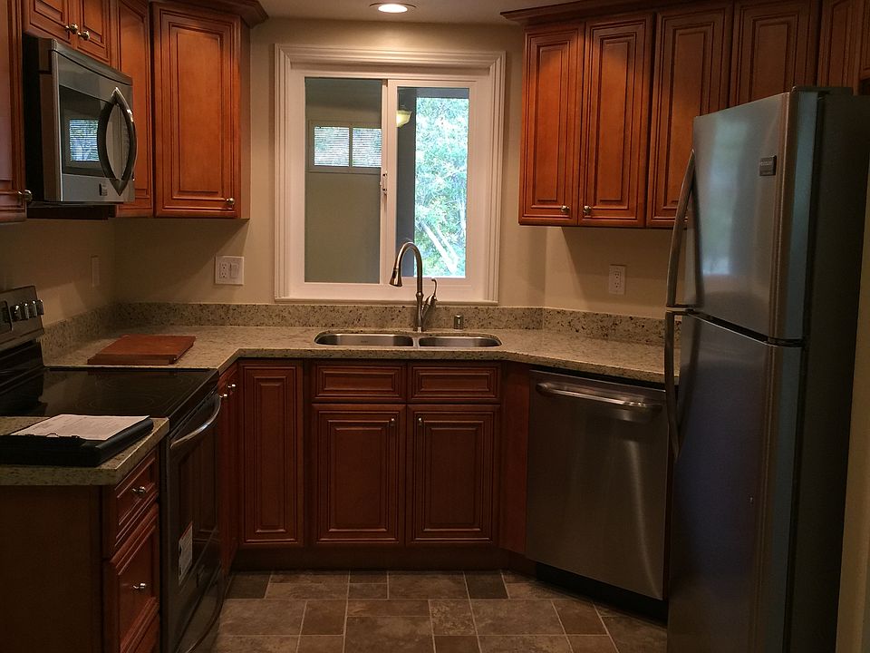 1st image of 1070 Cedar Gables Dr