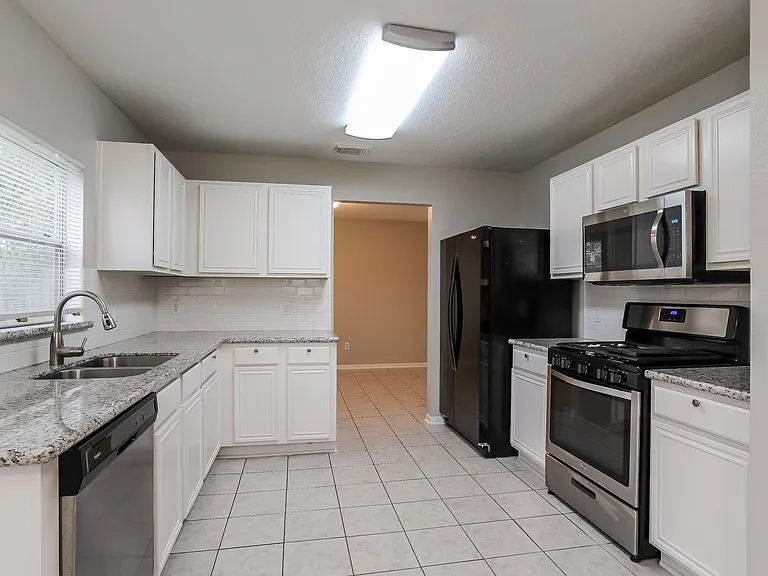 947 Leadenhall Cir — Photo 7