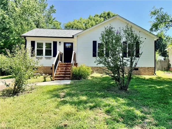 112 Parkdale Dr, Thomasville, NC 27360