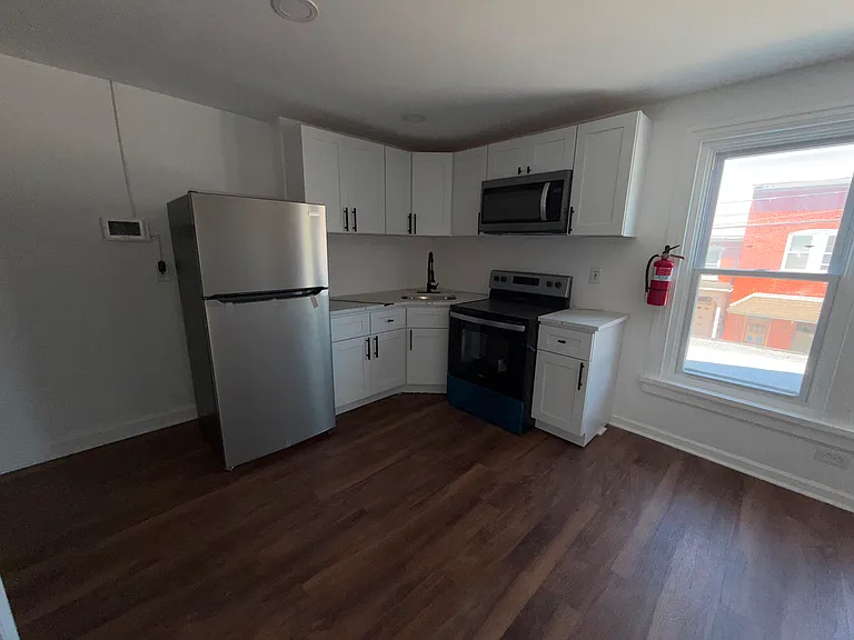 404 N Charlotte St #2 — Photo 12