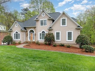 5017 Mayberry Ln, Winston Salem, NC 27106