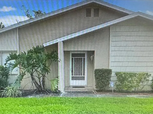1651 Cape Hope Ave NE APT 1, Saint Petersburg, FL 33702