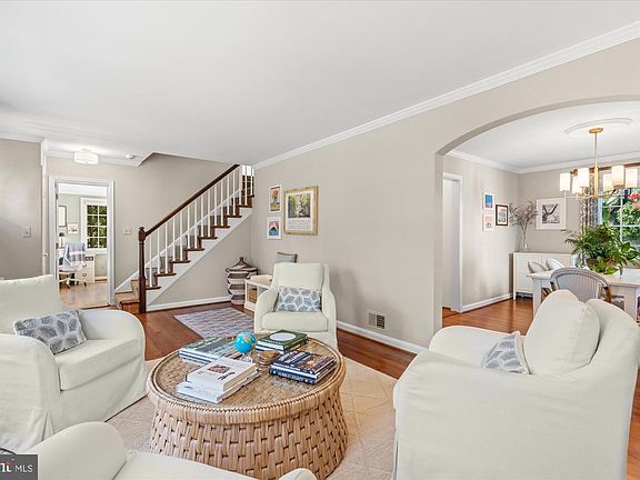 5th image of 5104 Nahant St