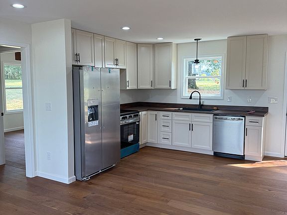 4th image of 1107 Tick Ridge Rd