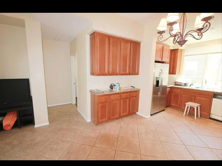 818 Almond Rd — Photo 6