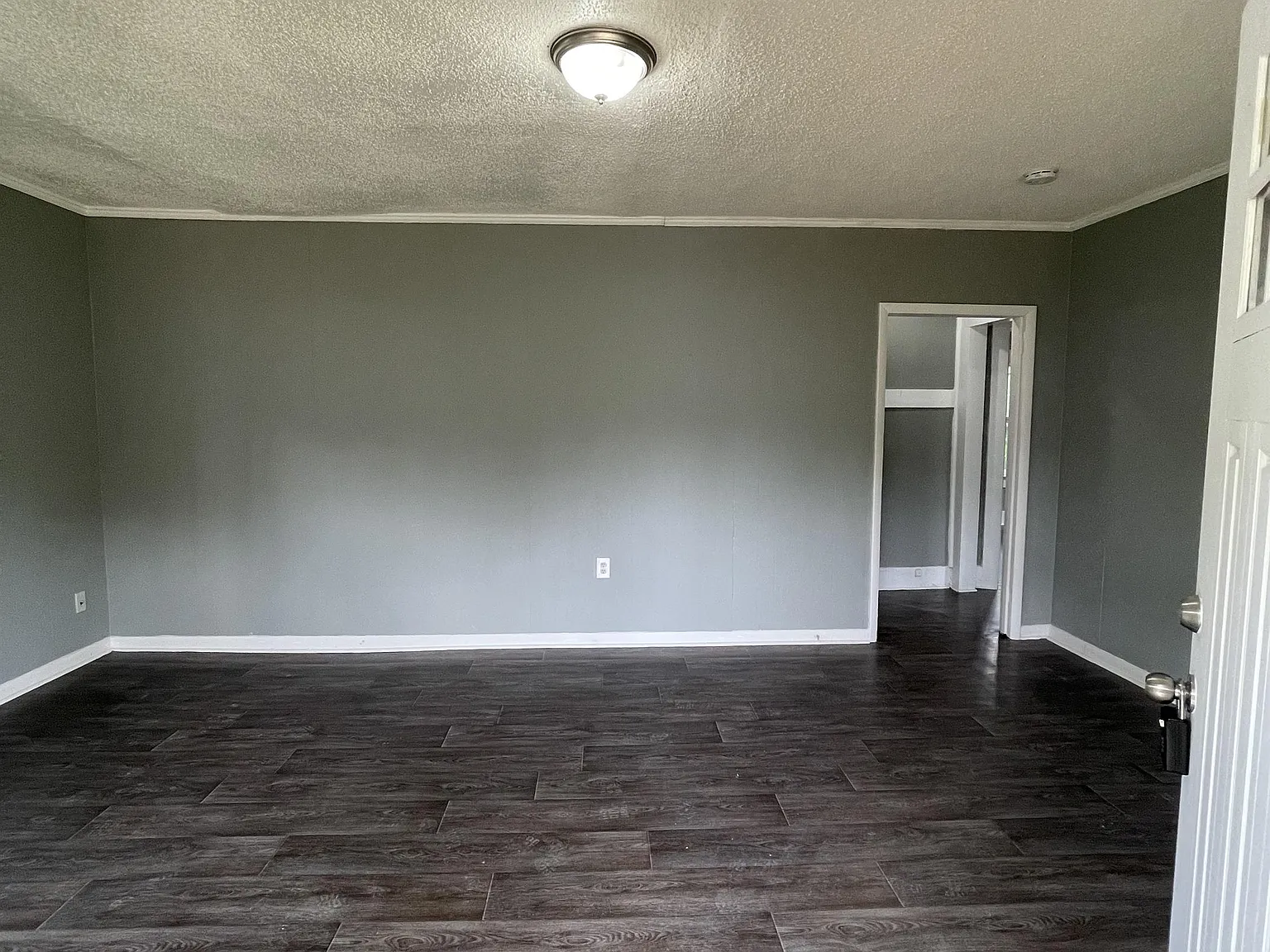 2702 Woodside Street - 1 — Photo 2