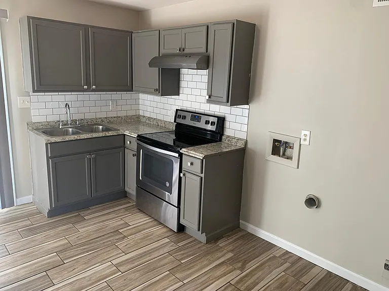 120 Pharr Ave #B — Photo 9