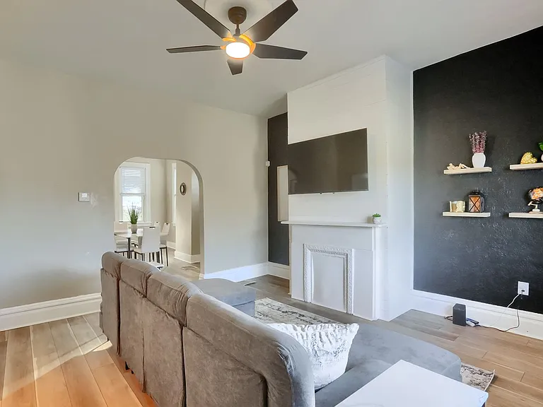 513 Grace St — Photo 9