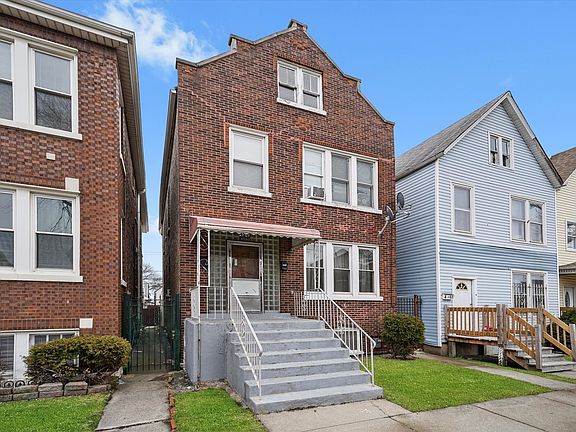 3rd image of 4549 S Washtenaw Ave