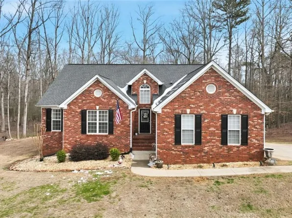256 Jacob Dr, Hoschton, GA 30548