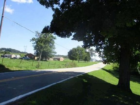 Exterior Neighborhood (street photo)