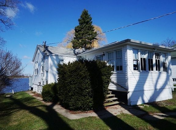 2nd image of 40664 N Grand Ave
