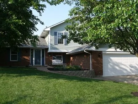 190 Jeanne Dr photo 1