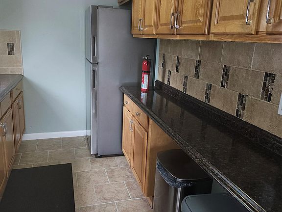 5th image of 90 Hildreth Pl Floor 2