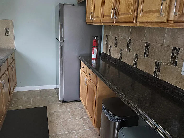 90 Hildreth Pl #2 — Photo 5