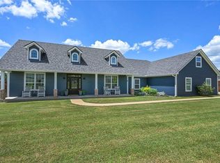 831 Mimosa Ln, Franklin, TX 77856