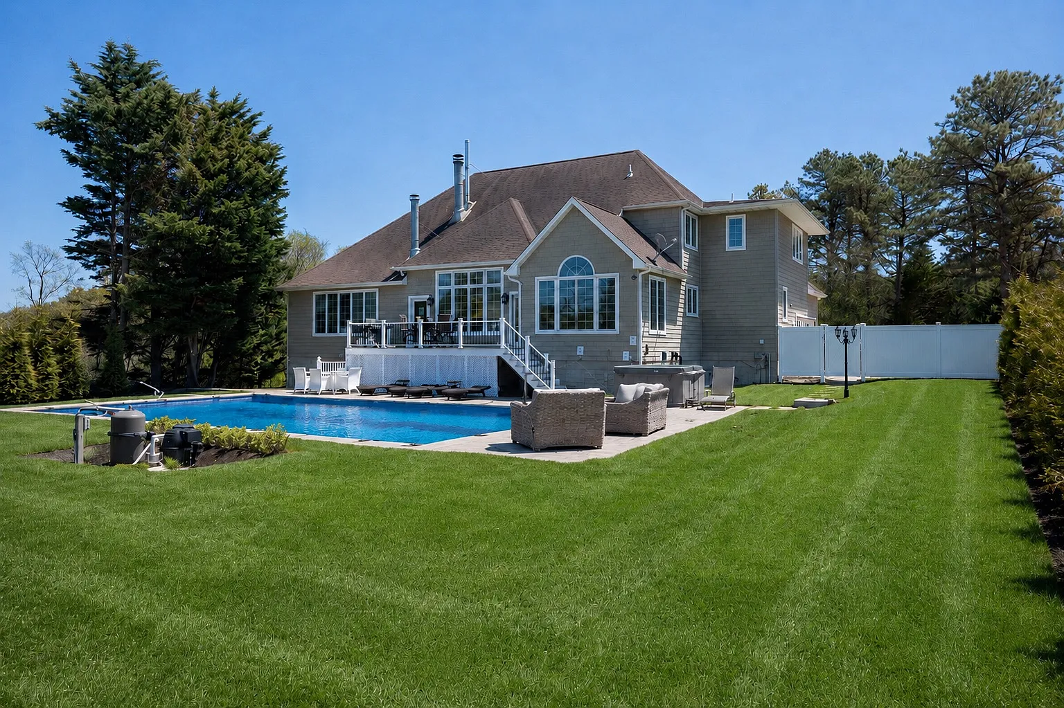 Southampton Summer Living Near Shinnecock Golf & Coopers Beach — Photo 3