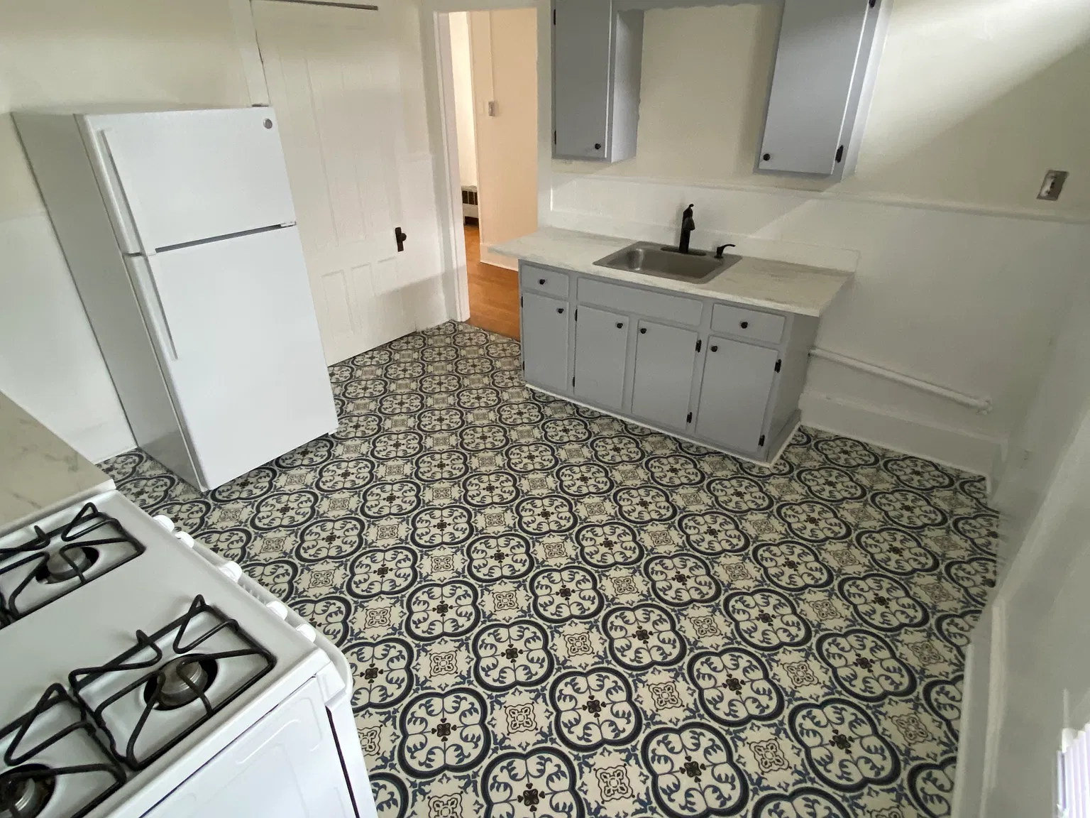 1 bed, 650 sqft, $1,050 — Photo 1