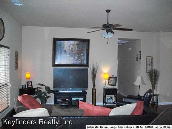 4th image of 17044 Richmond Dr