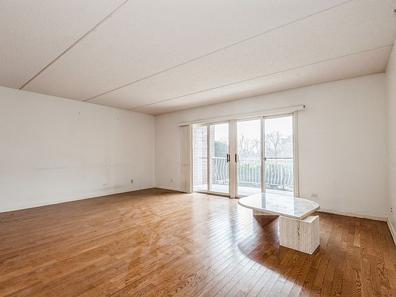 4th image of 7021 W Touhy Ave APT 203