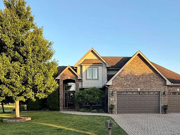 424 Linden Ln, Williamsville, IL 62693