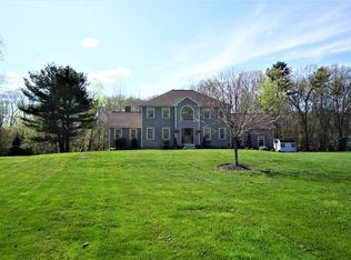 16 Bicknell Dr, Mendon, MA 01756