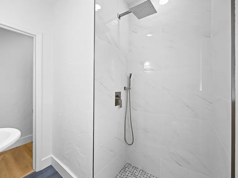 412 SE 16th St #6A — Photo 10