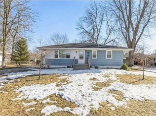 130 Bel Aire Dr, Waukee, IA 50263
