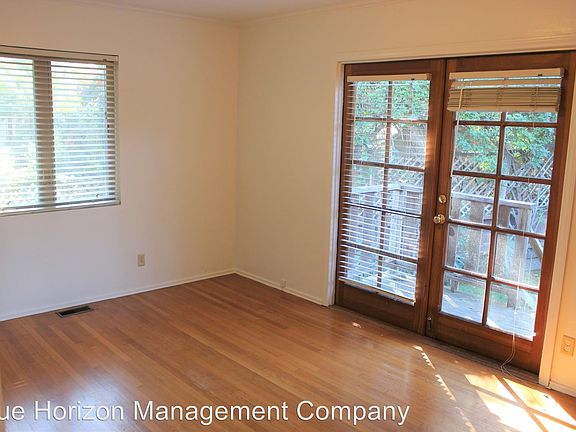 3rd image of 2545 Treasure Dr APT B
