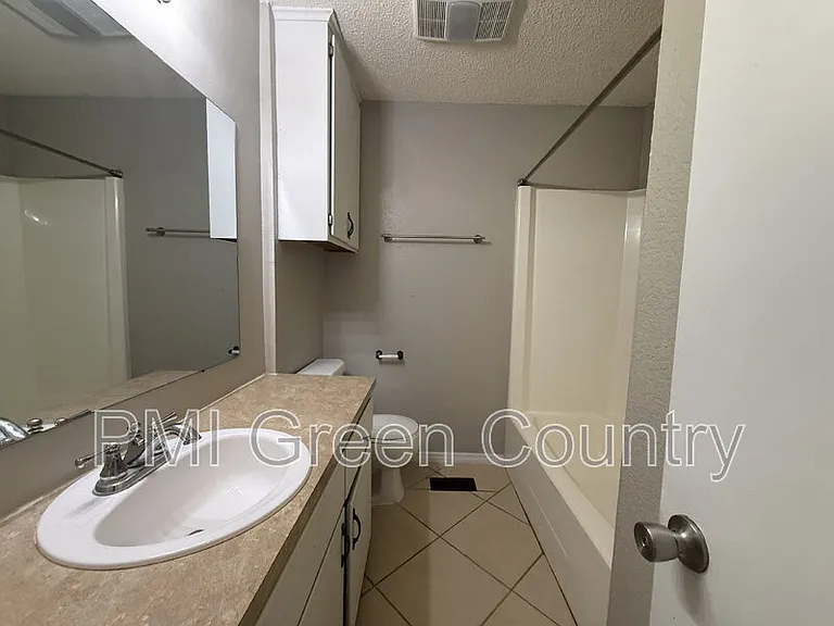 900 W Norman St — Photo 13