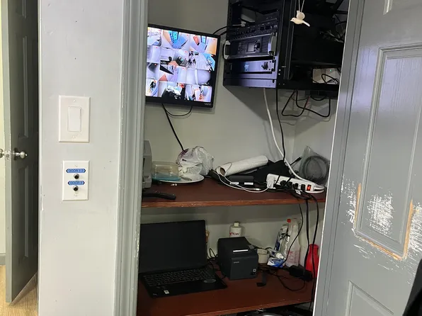 342 Ridgewood Avenue image 5 of 14