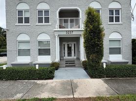 3237 SW 4th St
