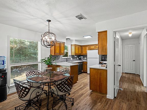 2nd image of 3905 Driskell Blvd
