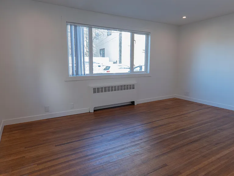 2185 Oxford St #103 — Photo 2